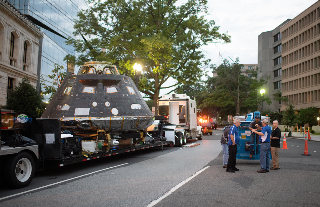 Orion Arrival at White House Complex (NHQ201807210003)