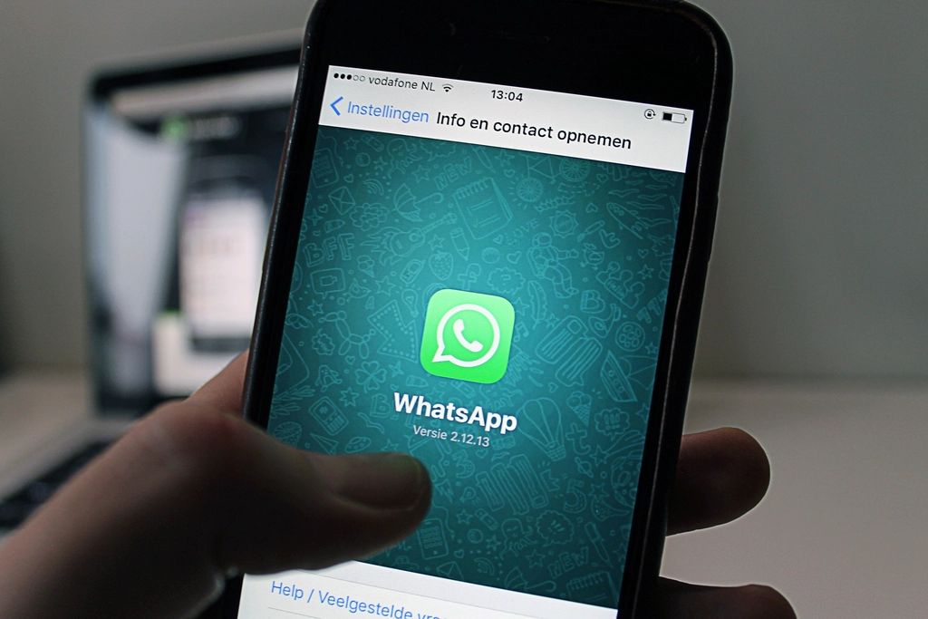 Whatsapp logo screen, location unknown