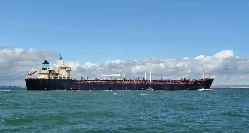 Oil products tanker Maersk Riesa