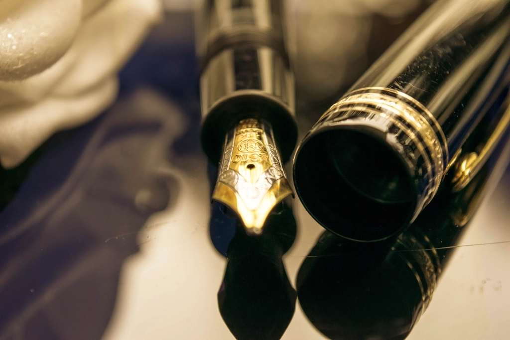 Vintage ink pen