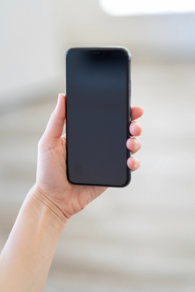 Free hand holding smart phone